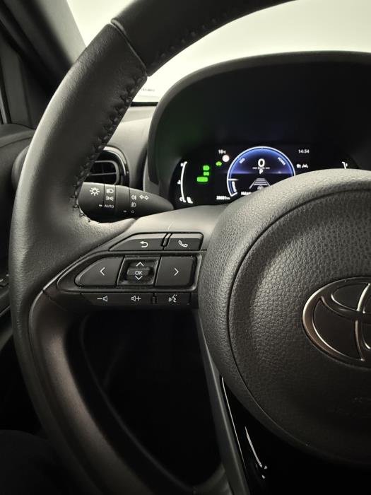 TOYOTA Yaris Cross 2024