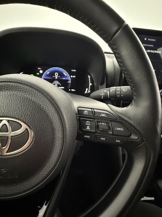 TOYOTA Yaris Cross 2024