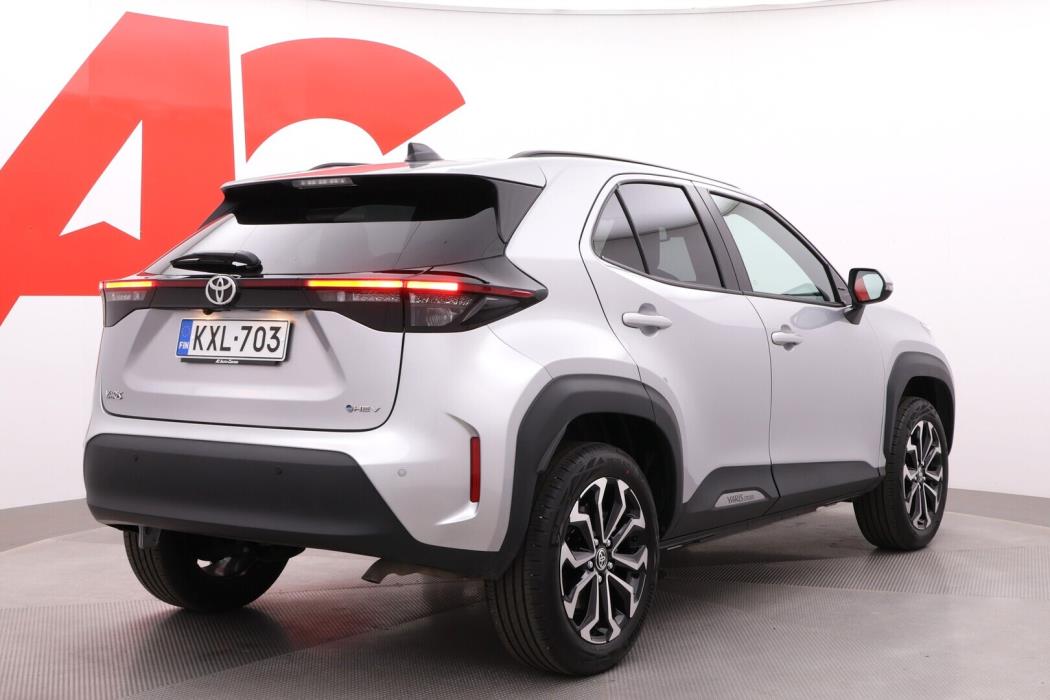 TOYOTA Yaris Cross 2026