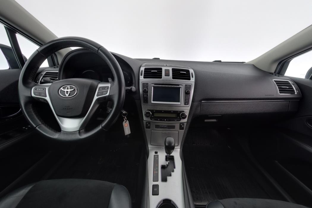 TOYOTA Avensis 2014