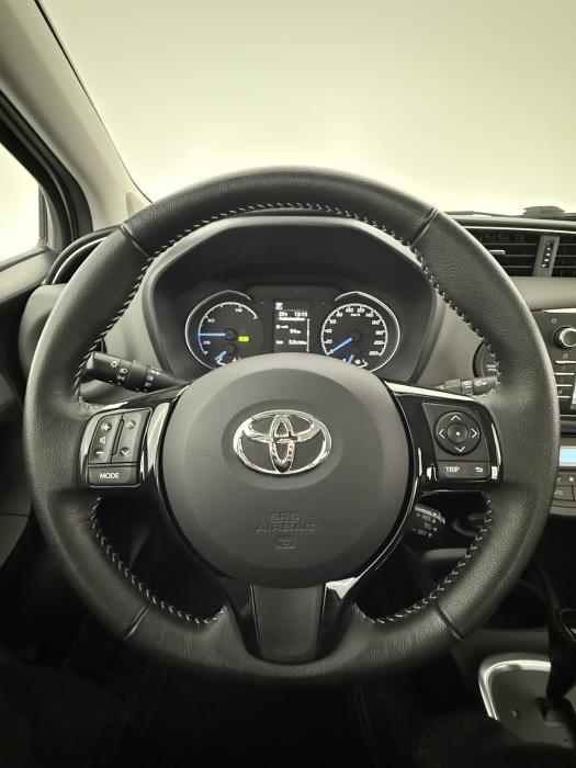 TOYOTA Yaris 2018