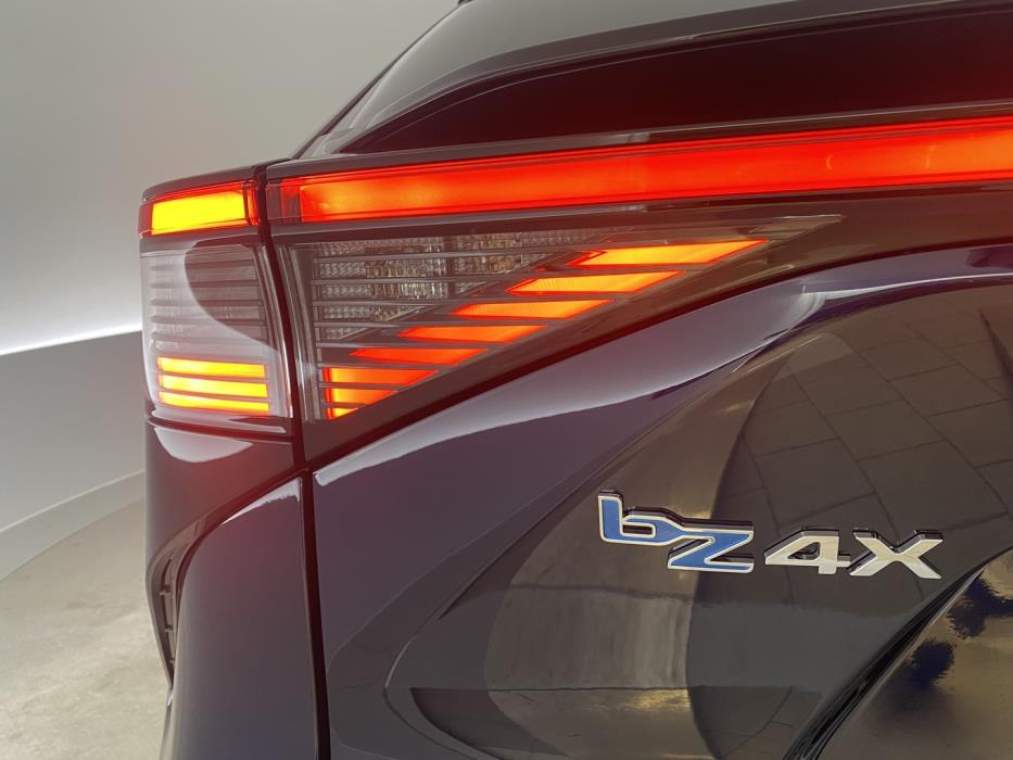 TOYOTA bZ4X 2025