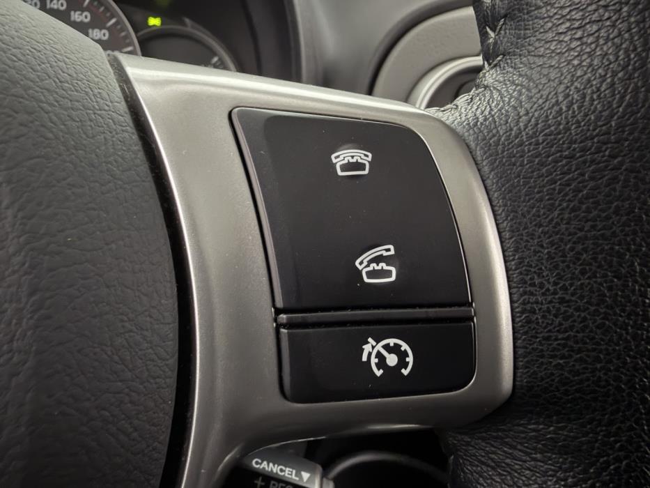 TOYOTA Yaris 2014
