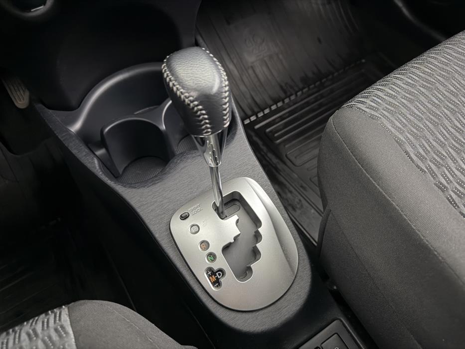 TOYOTA Yaris 2014