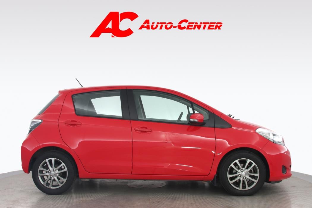 TOYOTA Yaris 2014
