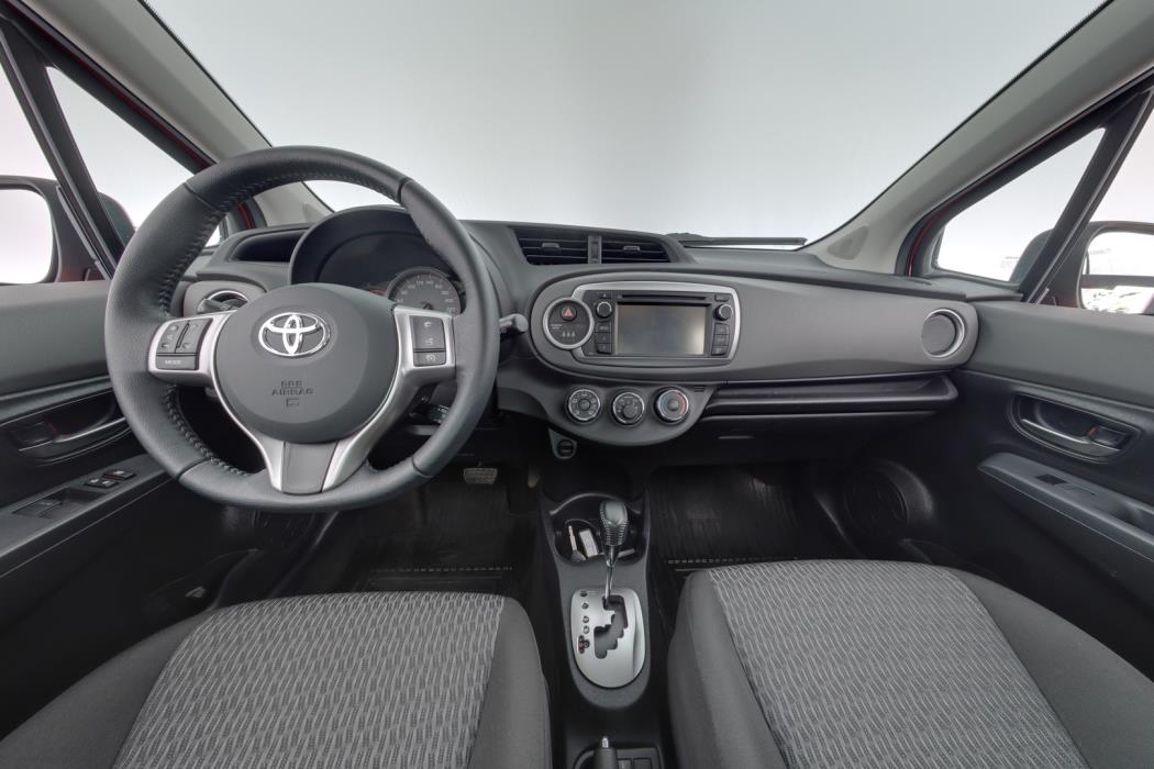 TOYOTA Yaris 2014