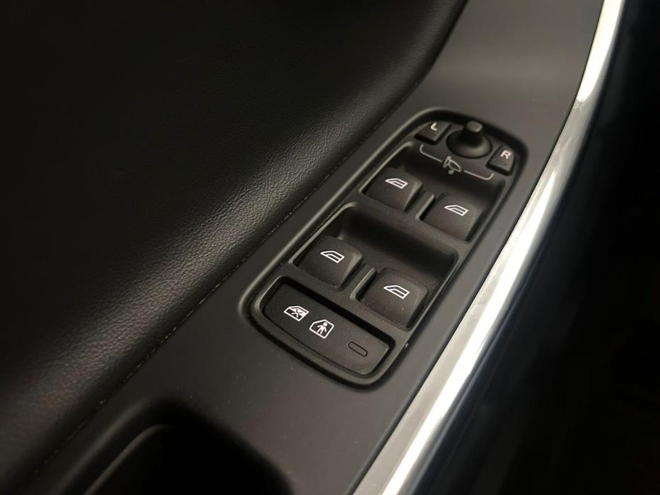 VOLVO V60 2015