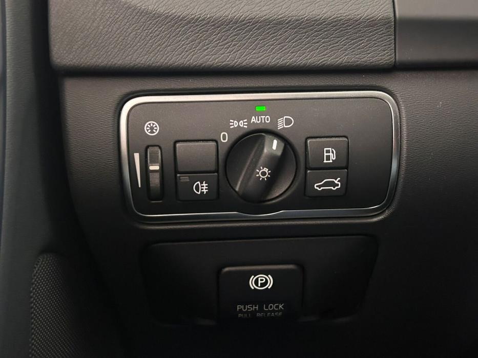 VOLVO V60 2015