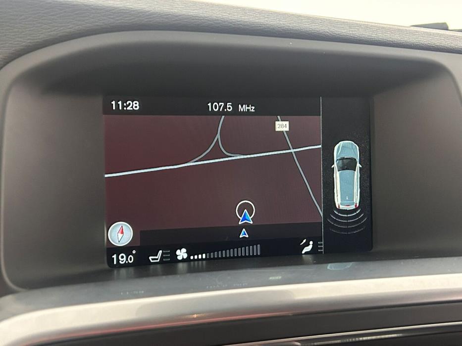 VOLVO V60 2015
