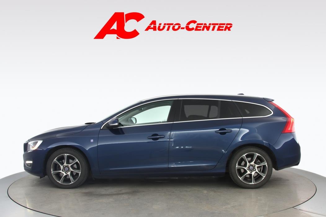 VOLVO V60 2015
