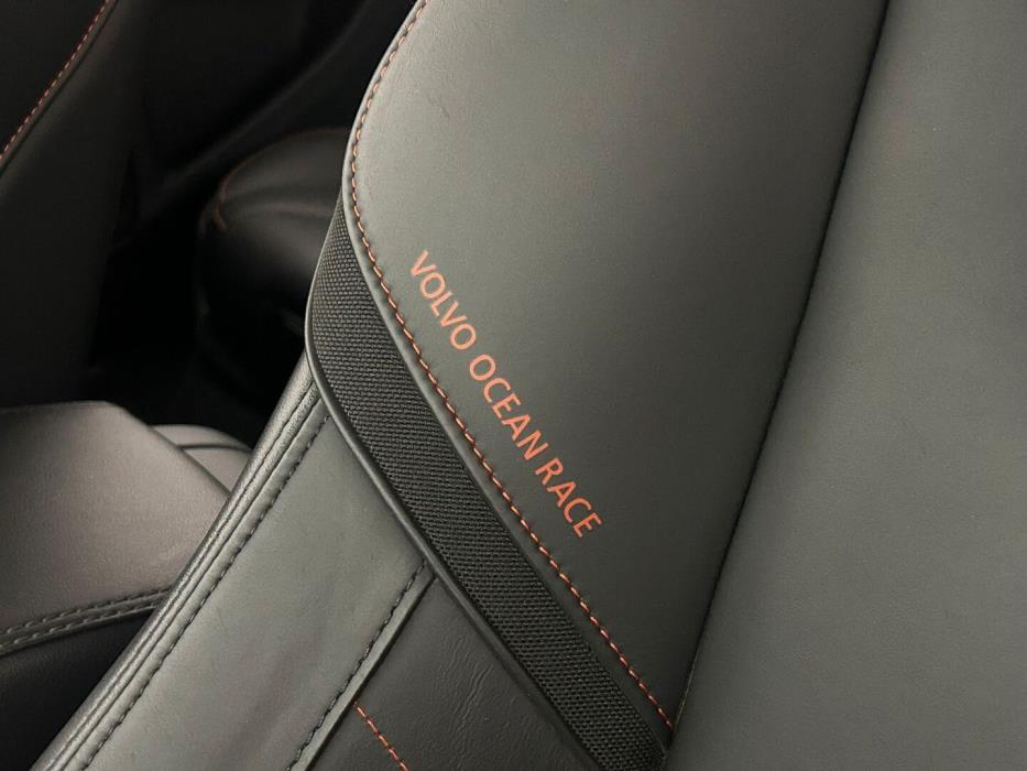 VOLVO V60 2015