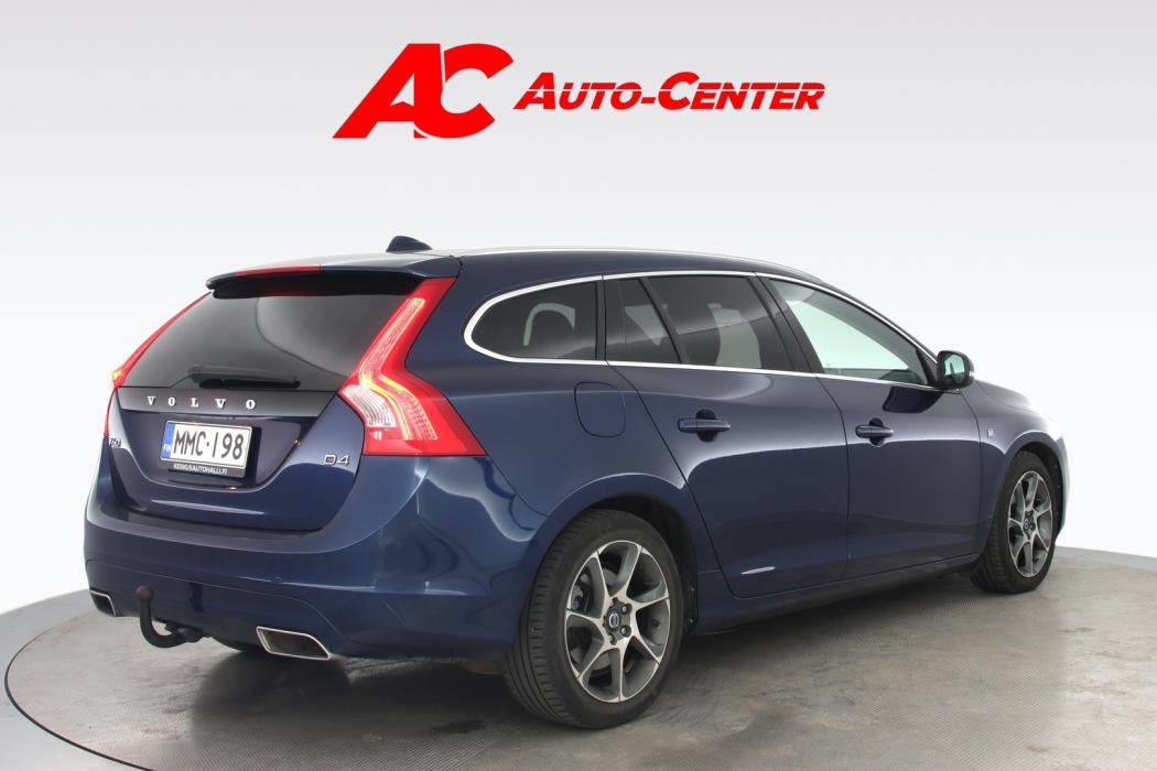 VOLVO V60 2015