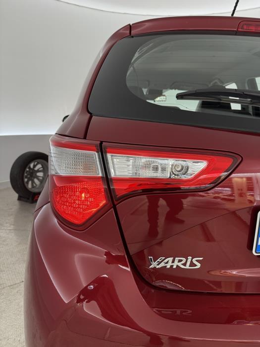 TOYOTA Yaris 2017