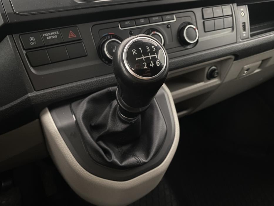 VOLKSWAGEN Caravelle 2018