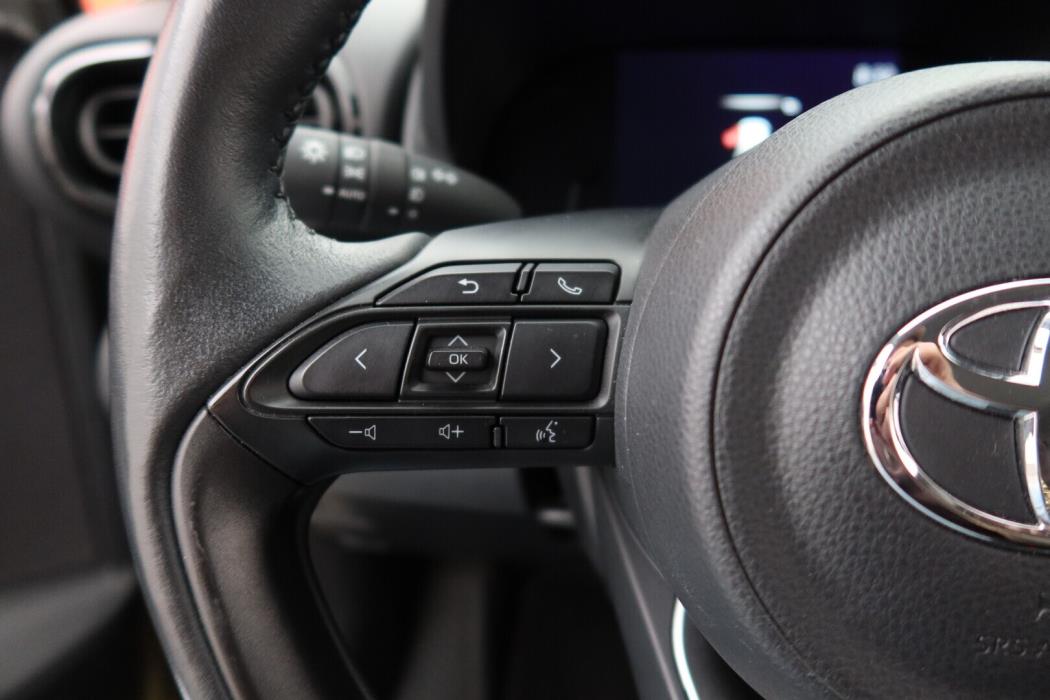 TOYOTA Yaris Cross 2023