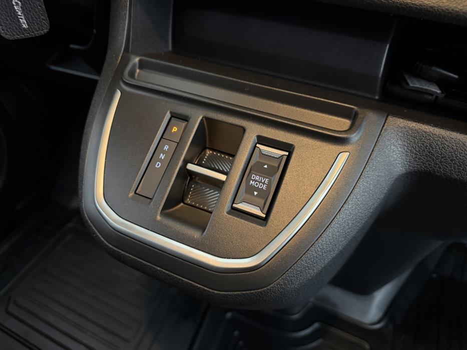 TOYOTA Proace 2025