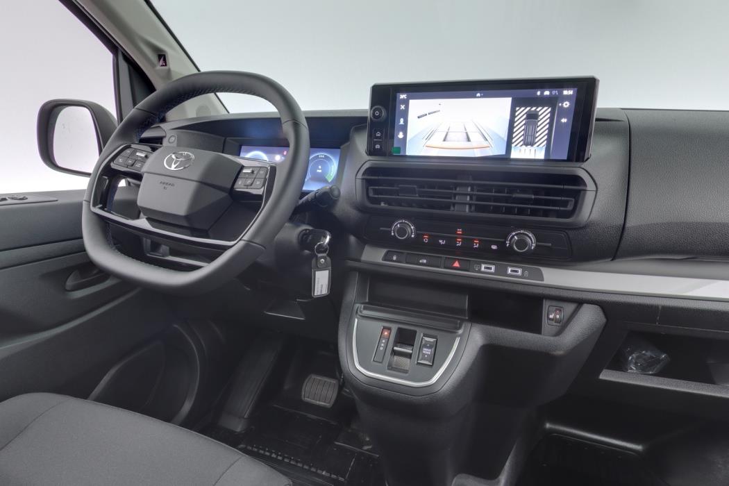 TOYOTA Proace 2025
