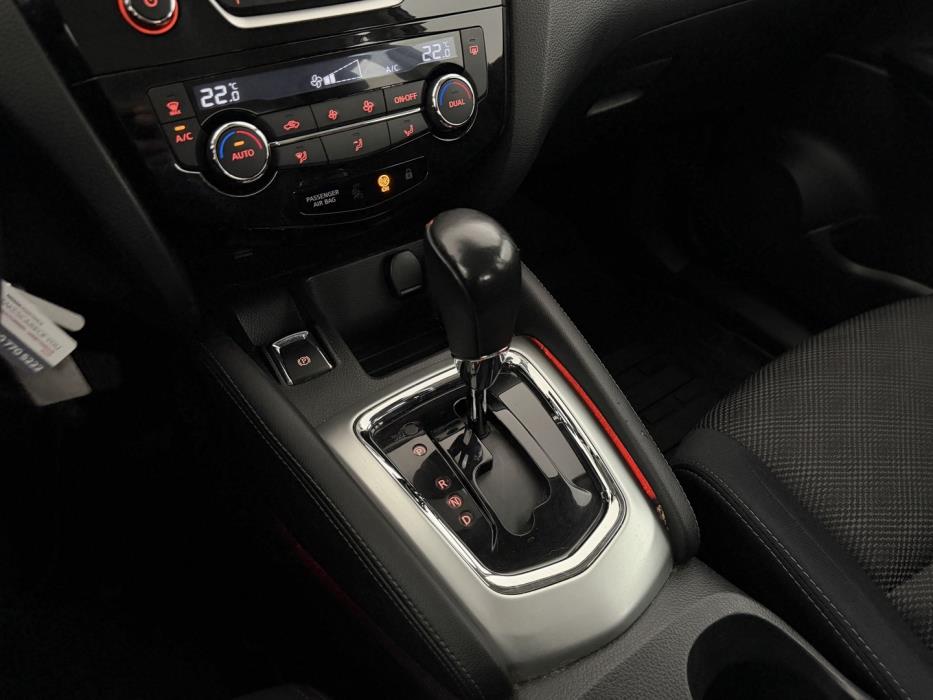 NISSAN Qashqai 2016