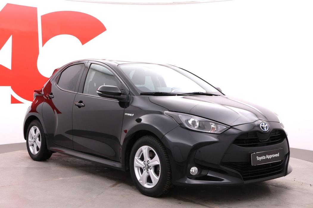 TOYOTA Yaris 2021