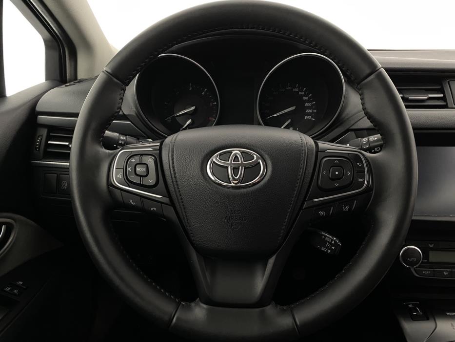 TOYOTA Avensis 2016