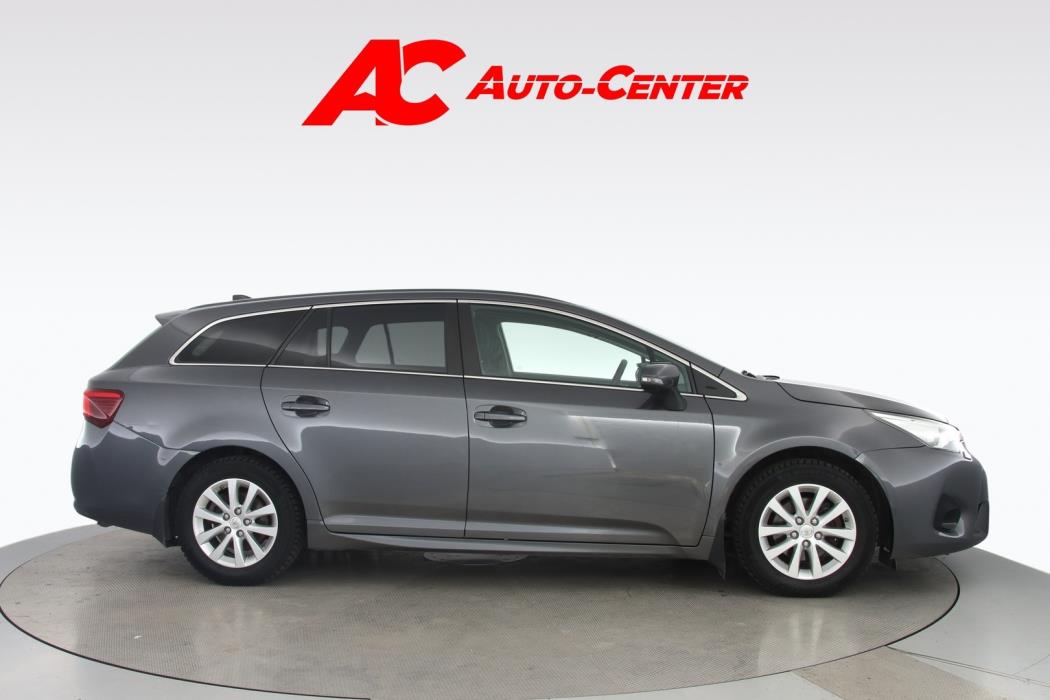 TOYOTA Avensis 2016