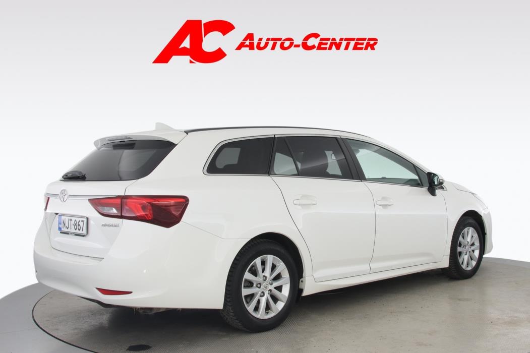 TOYOTA Avensis 2015