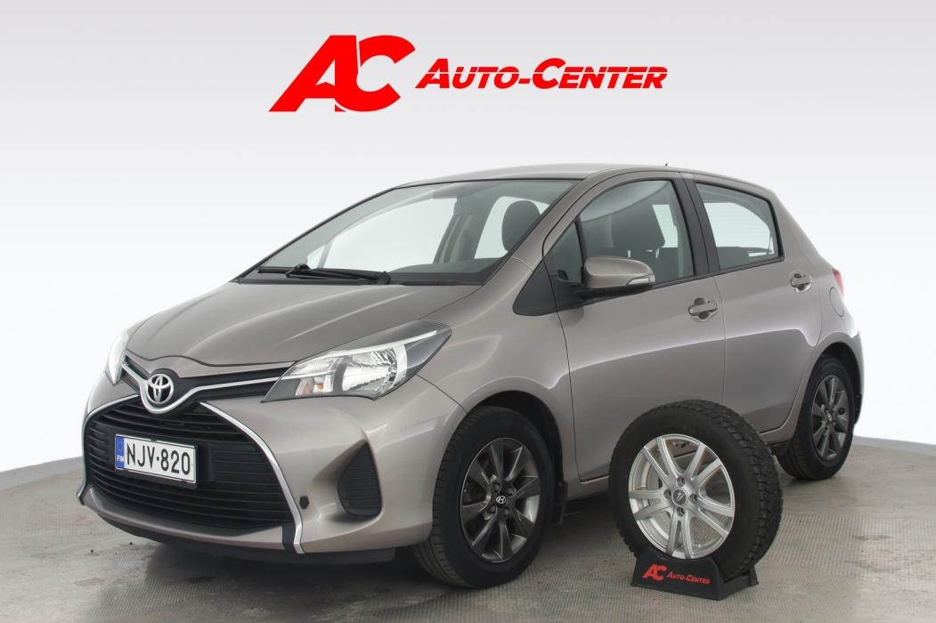 TOYOTA Yaris 2015