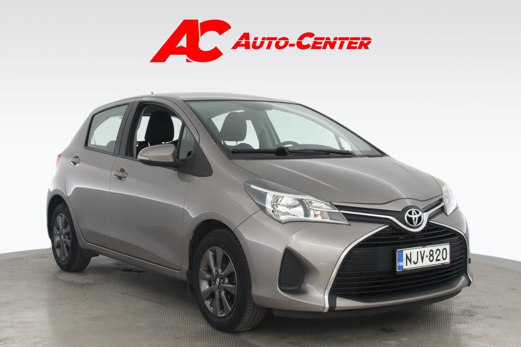 TOYOTA Yaris 2015