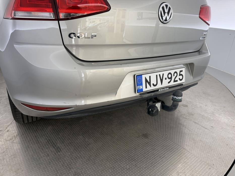 VOLKSWAGEN Golf 2015