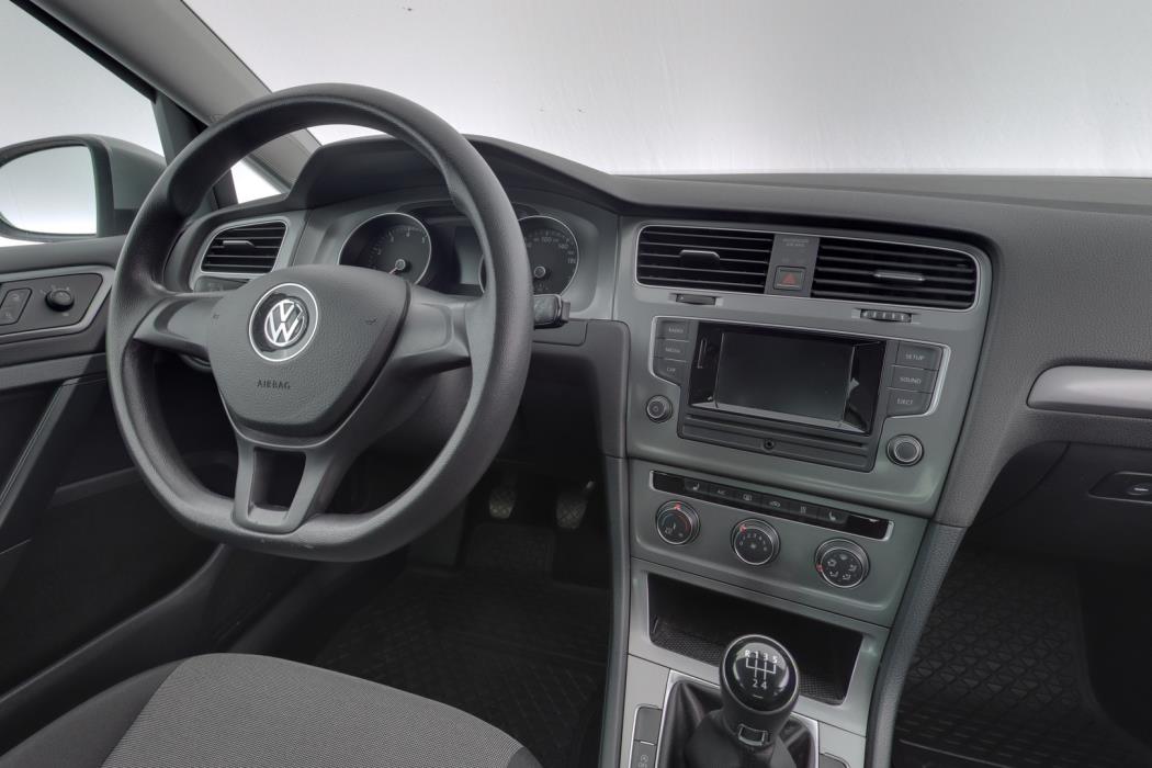 VOLKSWAGEN Golf 2015