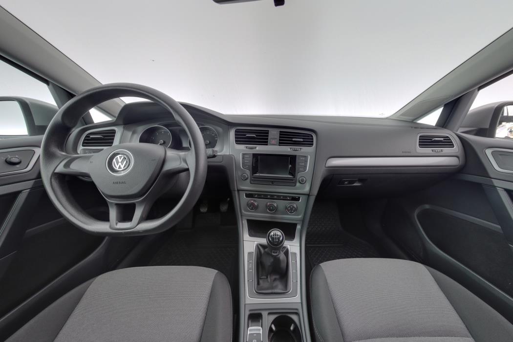 VOLKSWAGEN Golf 2015