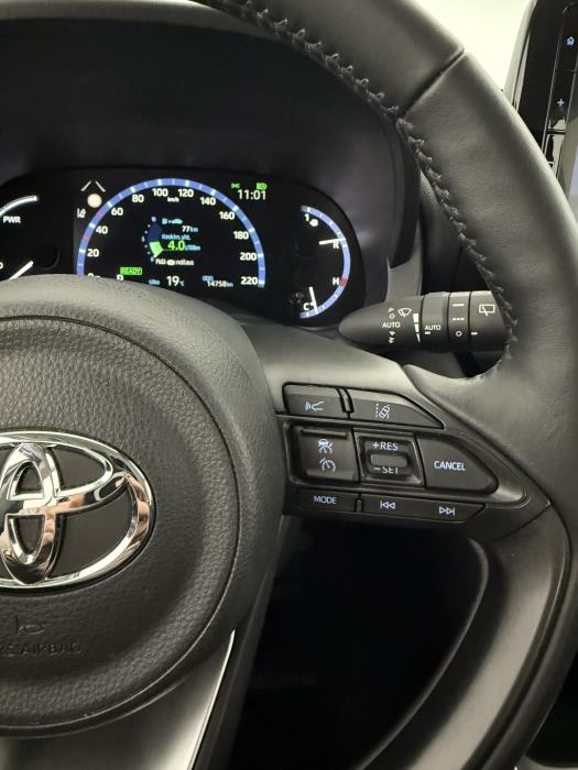 TOYOTA Yaris Cross 2024