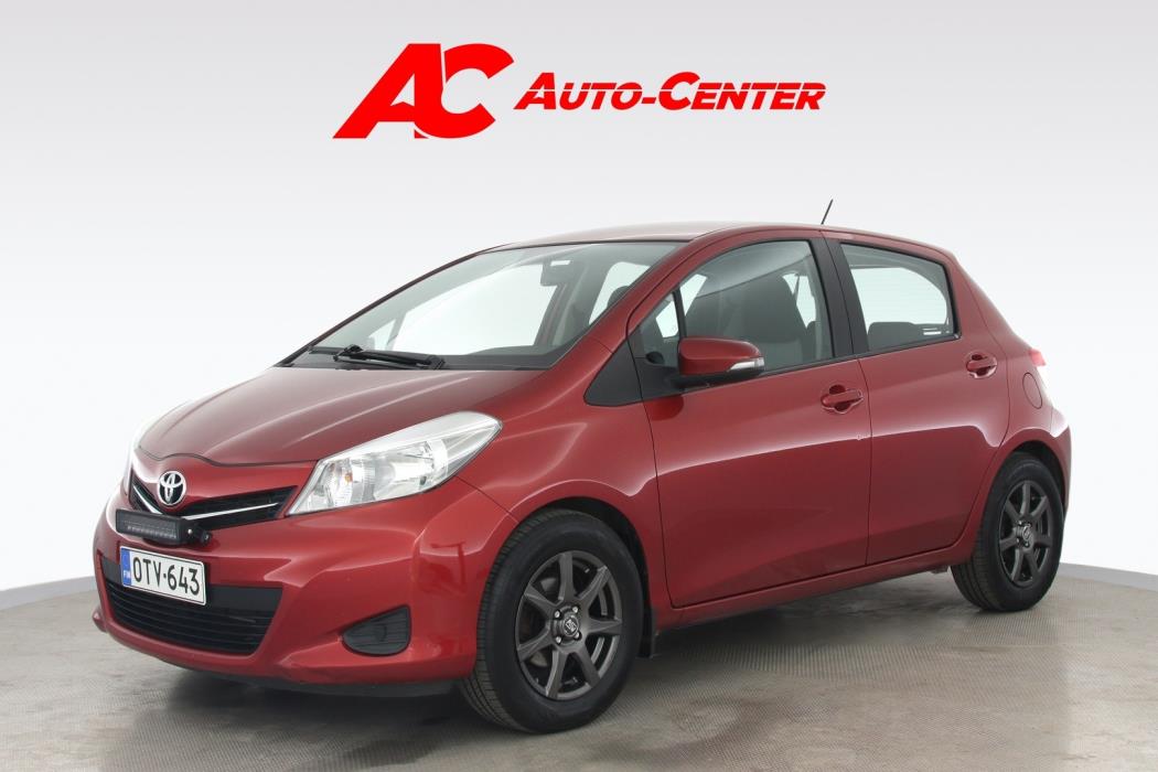 TOYOTA Yaris 2013