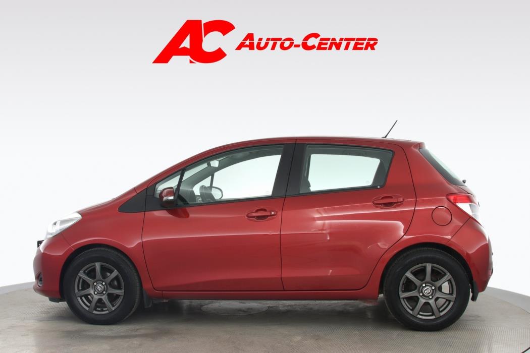 TOYOTA Yaris 2013