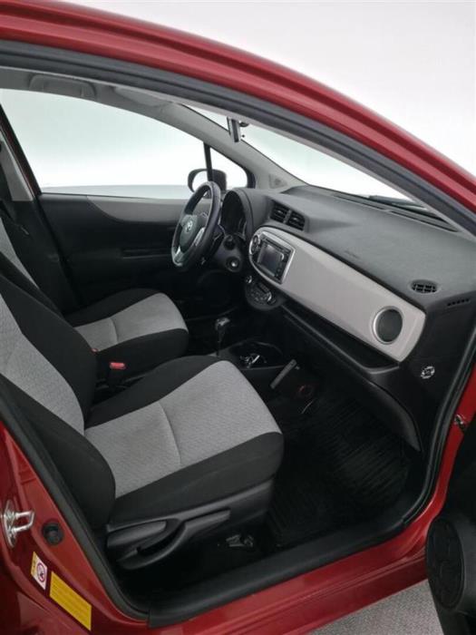 TOYOTA Yaris 2013