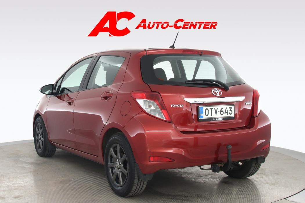 TOYOTA Yaris 2013