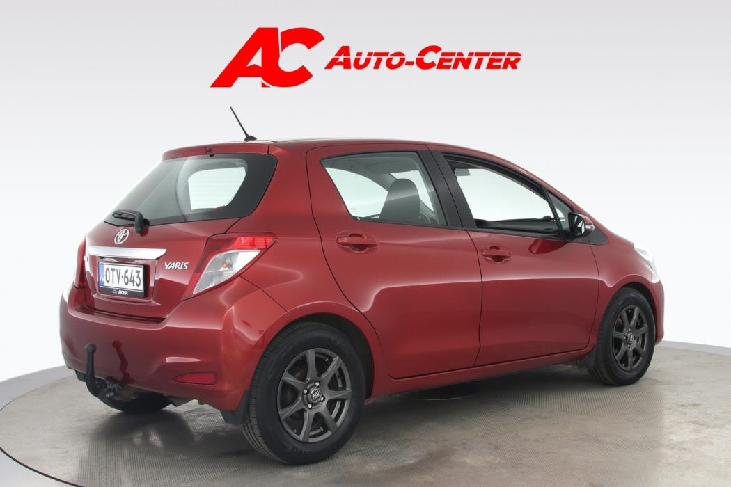 TOYOTA Yaris 2013