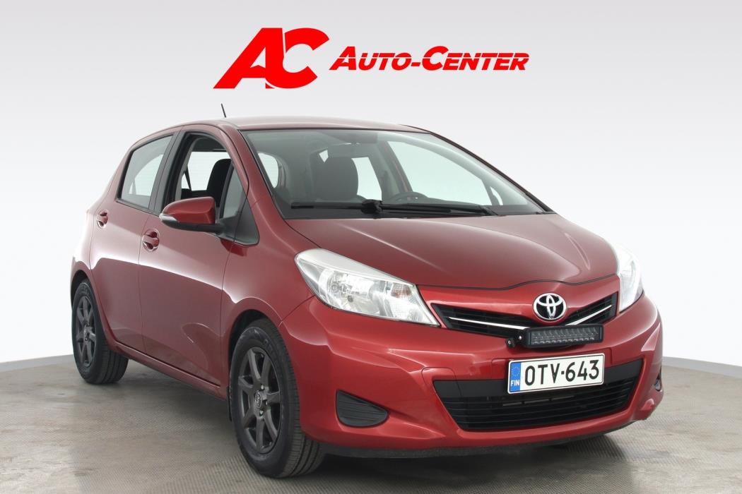 TOYOTA Yaris 2013