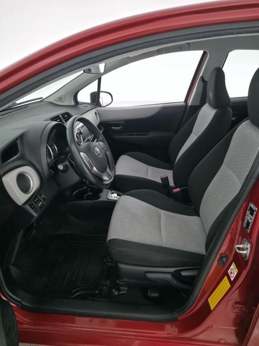 TOYOTA Yaris 2013