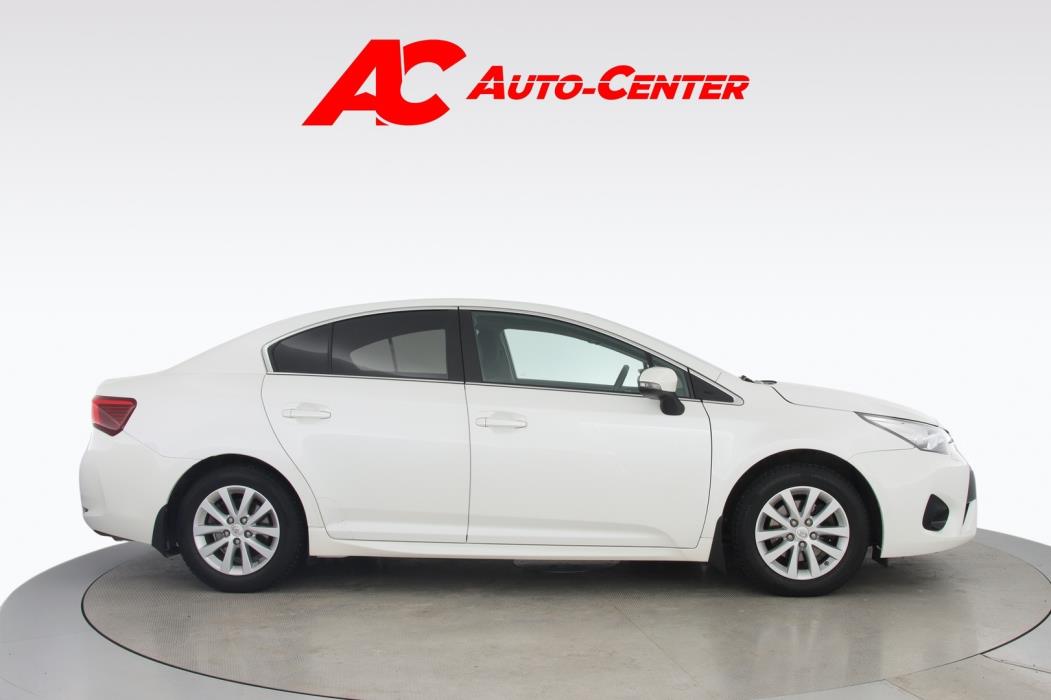 TOYOTA Avensis 2015