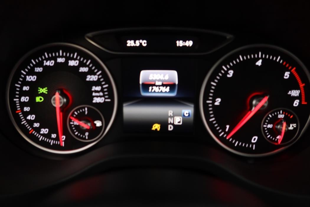 MERCEDES-BENZ A 2017
