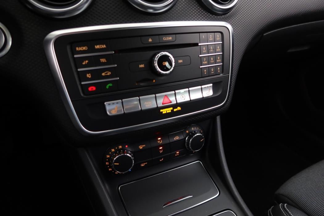 MERCEDES-BENZ A 2017