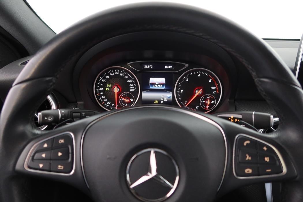 MERCEDES-BENZ A 2017