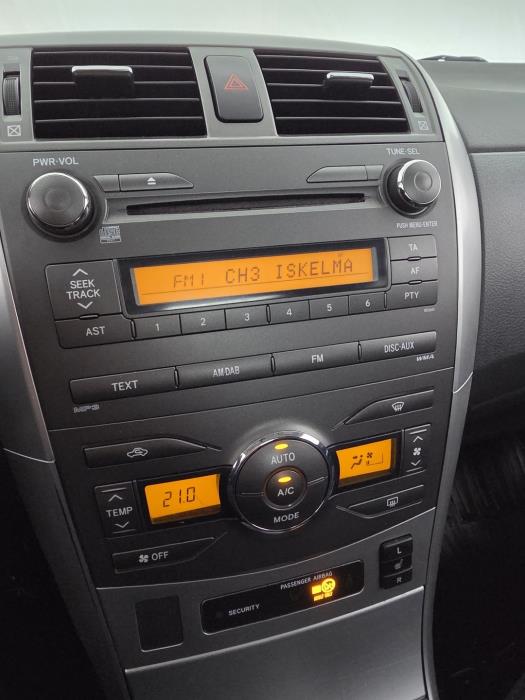 TOYOTA Corolla 2011