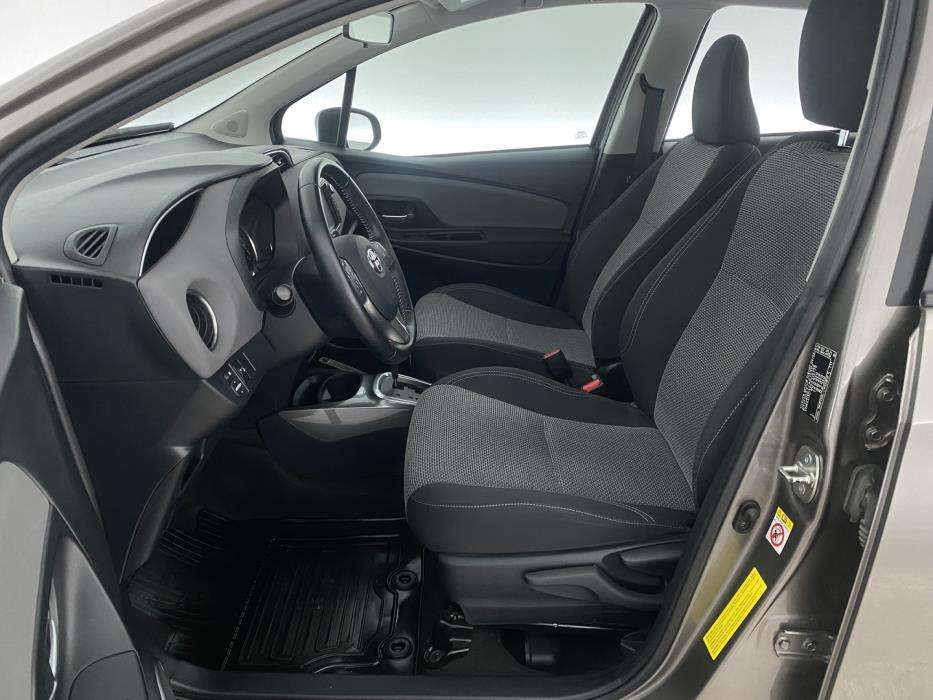 TOYOTA Yaris 2017