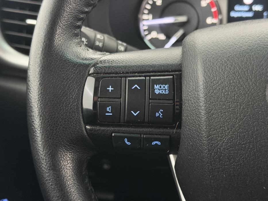 TOYOTA Hilux 2023