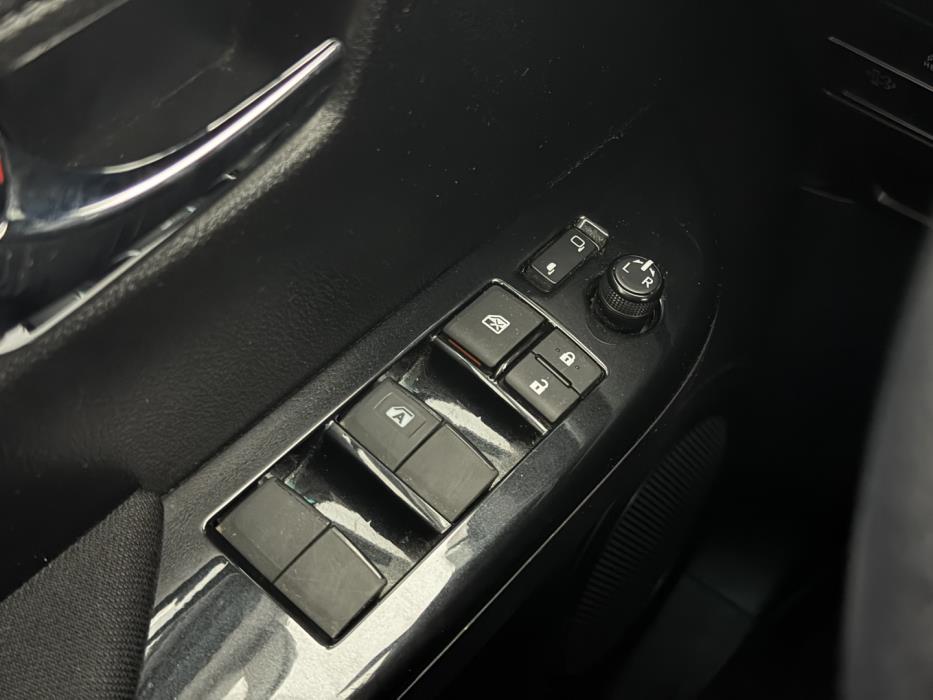TOYOTA Hilux 2023