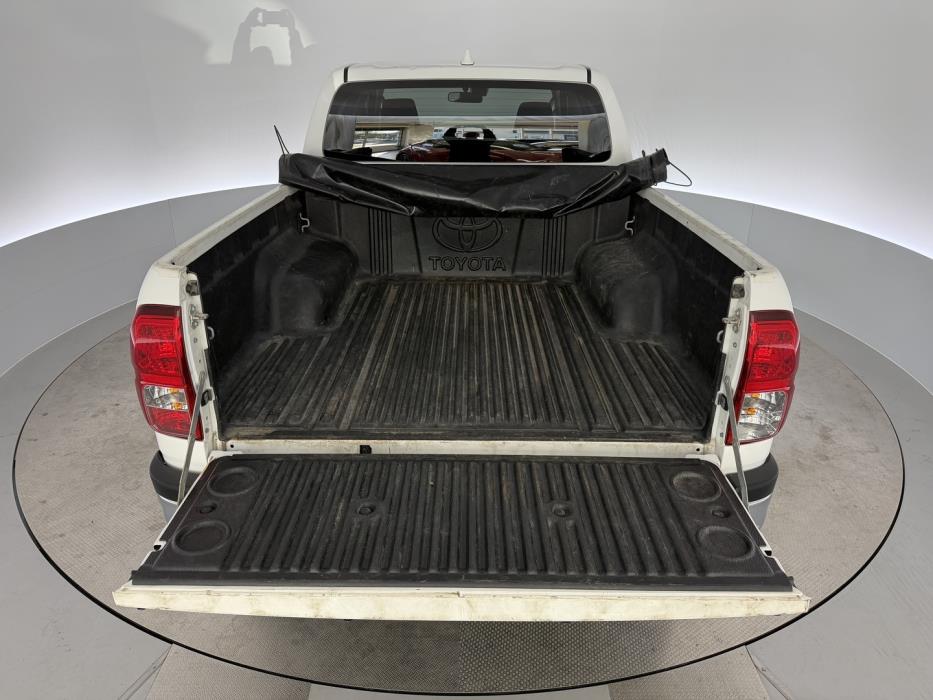 TOYOTA Hilux 2023
