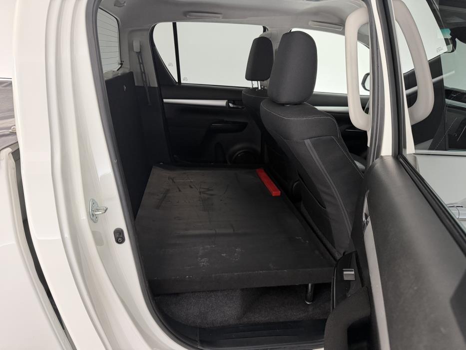 TOYOTA Hilux 2023