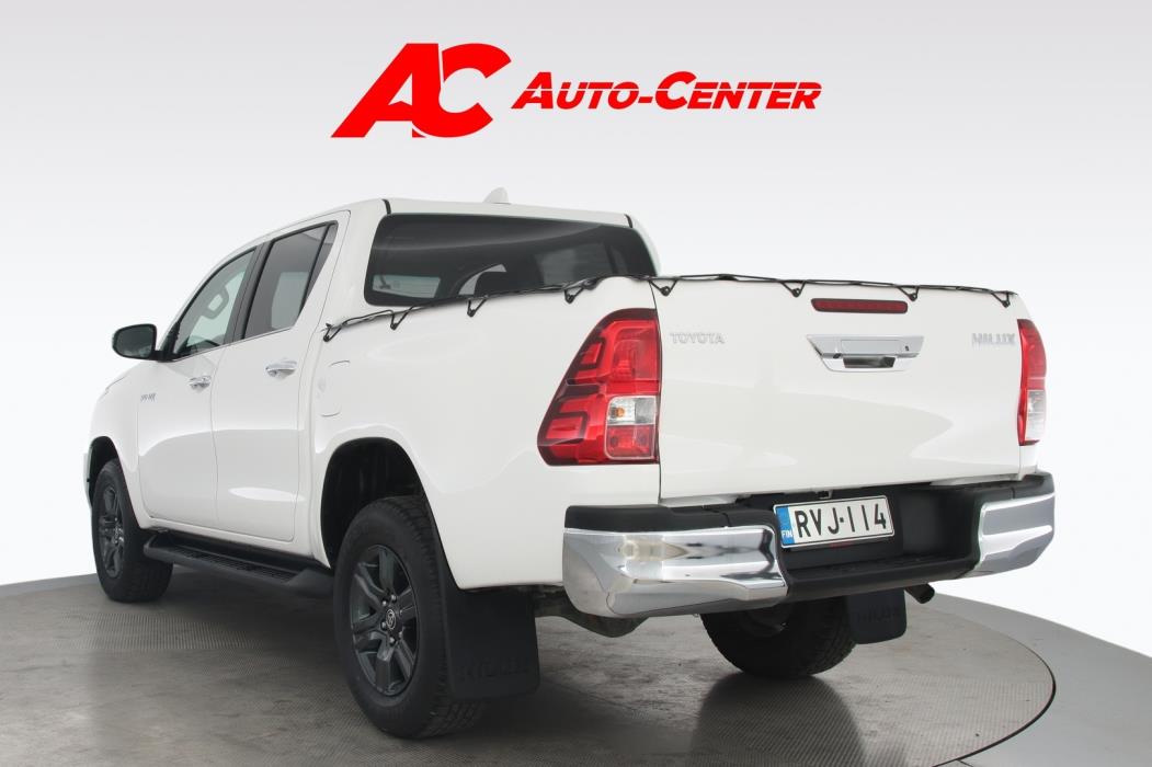 TOYOTA Hilux 2023